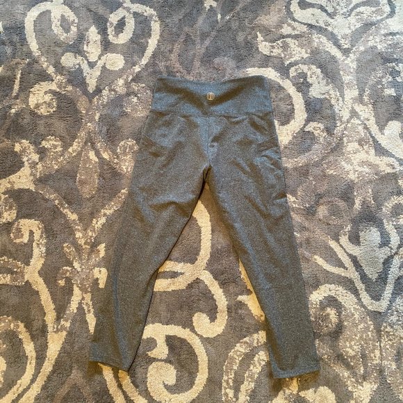 NWOT Gray Balance Collection Leggings with Pockets - Picture 6 of 6